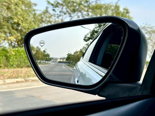 GRAND LANCER旗艦型 一手車實跑9萬里程保證 IKEY LED頭尾燈 定速巡航 換檔撥片 盲點偵測 前後雷達  第20張相片