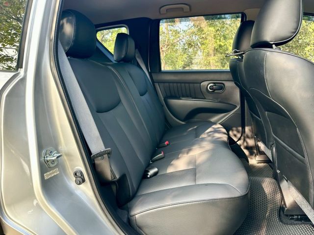 掀背大空間 便宜代步車 一手車實跑4萬里程保證 恆溫空調 影音主機 倒車顯影 衛星導航  第8張相片