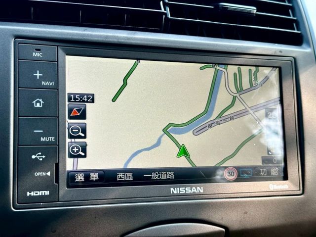 掀背大空間 便宜代步車 一手車實跑4萬里程保證 恆溫空調 影音主機 倒車顯影 衛星導航  第15張相片