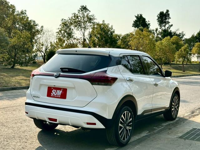 2023年式 卓越版 一手車實跑4萬2里程保證 IKEY ACC跟車 車偏警示 倒車顯影 LED頭尾燈 方向盤音響快控  第3張相片