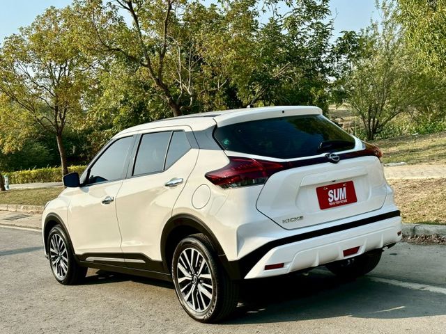 2023年式 卓越版 一手車實跑4萬2里程保證 IKEY ACC跟車 車偏警示 倒車顯影 LED頭尾燈 方向盤音響快控  第4張相片