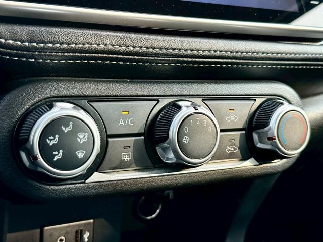 2023年式 卓越版 一手車實跑4萬2里程保證 IKEY ACC跟車 車偏警示 倒車顯影 LED頭尾燈 方向盤音響快控  第17張相片