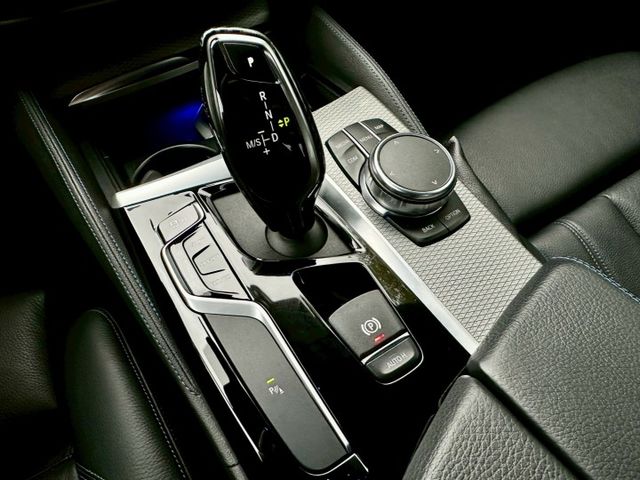 520i MSPORT 實跑8萬6里程保證 5AT ACC跟車 車偏輔助 換檔撥片 雙前座電動椅/駕駛座記憶 電尾門  第17張相片