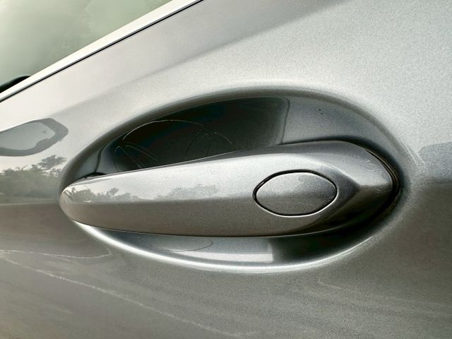 520i MSPORT 實跑8萬6里程保證 5AT ACC跟車 車偏輔助 換檔撥片 雙前座電動椅/駕駛座記憶 電尾門  第20張相片