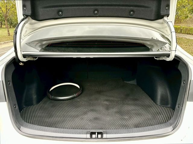 GR SPORT 一手車原廠紀錄實跑14萬里程保證 ACC跟車 車道維持輔助 IKEY 盲點偵測 環景攝影 換檔撥片  第7張相片