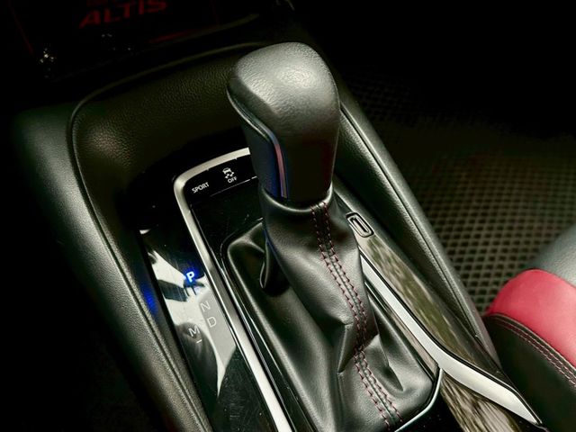 GR SPORT 一手車原廠紀錄實跑14萬里程保證 ACC跟車 車道維持輔助 IKEY 盲點偵測 環景攝影 換檔撥片  第18張相片