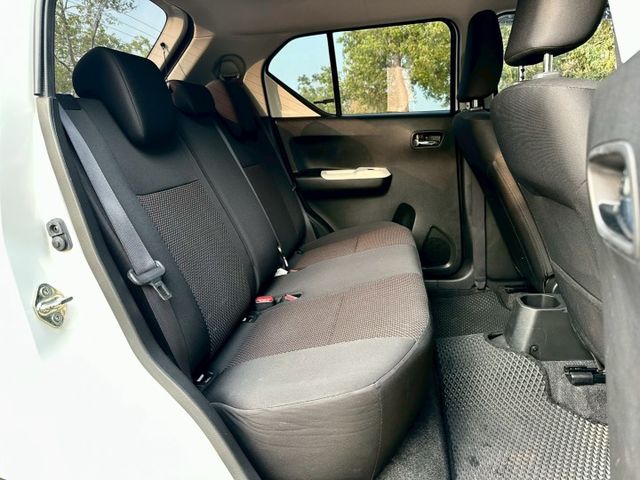 日系進口小車 市區好停車 車長僅3米7 一手車實跑8萬5里程保證 IKEY 定速巡航 恆溫空調 LED頭燈 循跡防滑  第8張相片