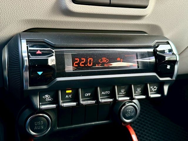 日系進口小車 市區好停車 車長僅3米7 一手車實跑8萬5里程保證 IKEY 定速巡航 恆溫空調 LED頭燈 循跡防滑  第17張相片