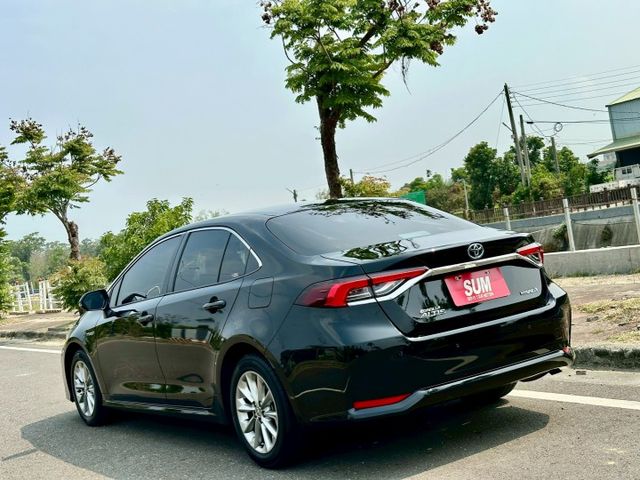 12代 油電尊爵版 一手車原廠紀錄實跑6萬8里程保證 IKEY ACC跟車 車道維持輔助 恆溫空調 自動遠光燈 盲點偵測  第4張相片