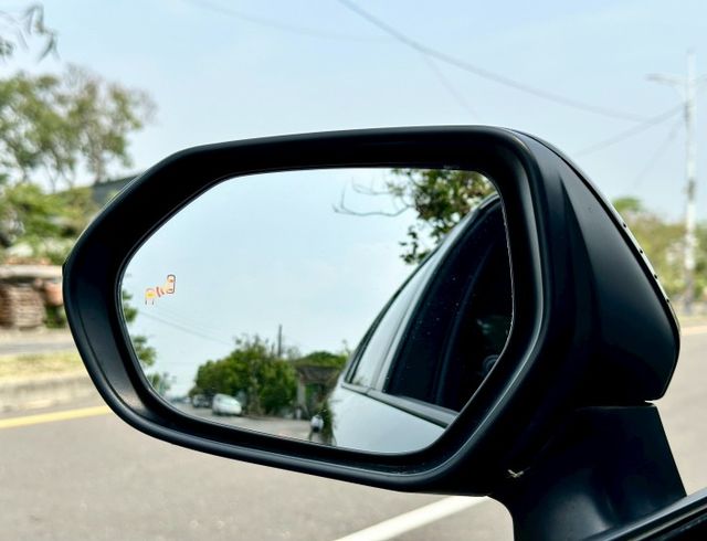 12代 油電尊爵版 一手車原廠紀錄實跑6萬8里程保證 IKEY ACC跟車 車道維持輔助 恆溫空調 自動遠光燈 盲點偵測  第16張相片