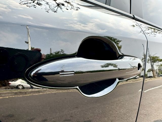 12代 油電尊爵版 一手車原廠紀錄實跑6萬8里程保證 IKEY ACC跟車 車道維持輔助 恆溫空調 自動遠光燈 盲點偵測  第19張相片