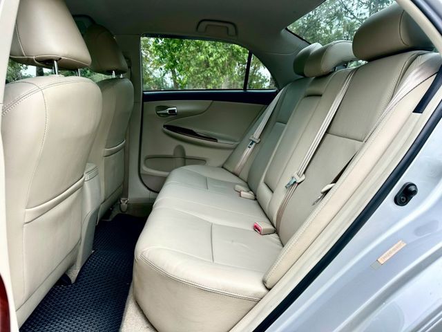 10.5代 國民神車 跑少少少 實跑4萬6里程保證 前後駐車雷達 定速巡航 恆溫空調 抬頭顯示器  第7張相片