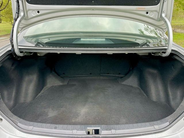 10.5代 國民神車 跑少少少 實跑4萬6里程保證 前後駐車雷達 定速巡航 恆溫空調 抬頭顯示器  第9張相片