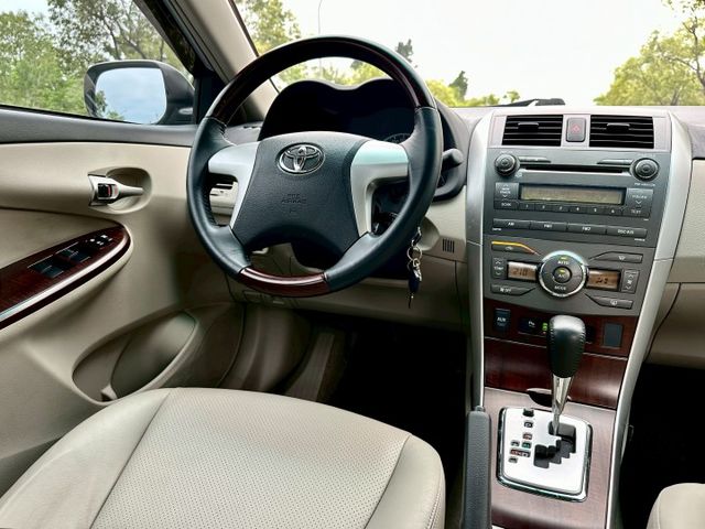 10.5代 國民神車 跑少少少 實跑4萬6里程保證 前後駐車雷達 定速巡航 恆溫空調 抬頭顯示器  第11張相片