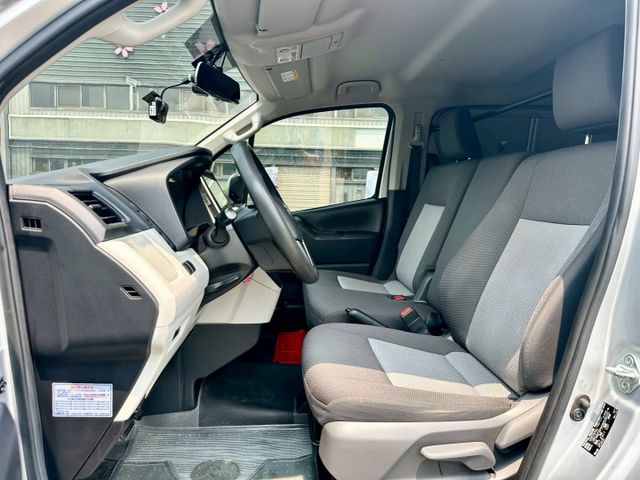 豪華版3人座 後廂大空間 里程保證 四向攝影鏡頭 安卓主機 倒車顯影 電折後視鏡  第5張相片