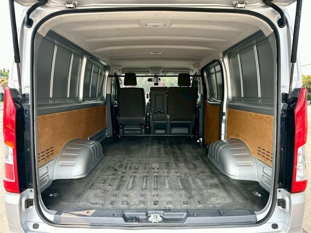 豪華版3人座 後廂大空間 里程保證 四向攝影鏡頭 安卓主機 倒車顯影 電折後視鏡  第8張相片