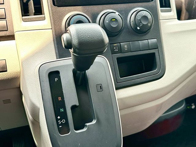 豪華版3人座 後廂大空間 里程保證 四向攝影鏡頭 安卓主機 倒車顯影 電折後視鏡  第15張相片