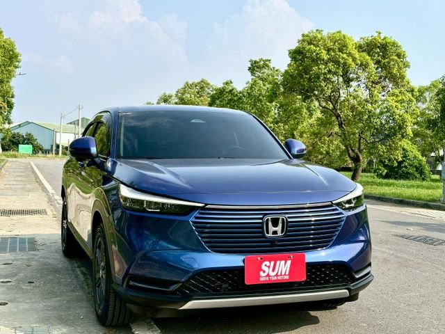 尊榮版 一手車原廠紀錄實跑4萬5里程保證 ACC跟車 車道維持輔助 IKEY 電尾門 換檔撥片 環景攝影 盲點偵測  第2張相片