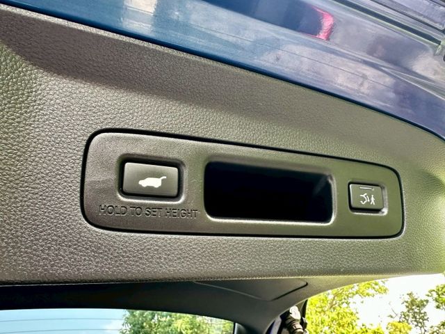 尊榮版 一手車原廠紀錄實跑4萬5里程保證 ACC跟車 車道維持輔助 IKEY 電尾門 換檔撥片 環景攝影 盲點偵測  第8張相片