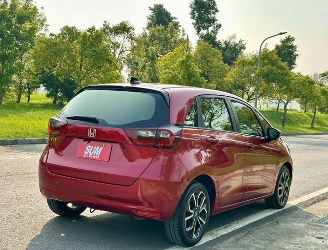 HOME汽油版 一手車原廠紀錄實跑7萬8里程保證 IKEY ACC跟車 車道維持輔助 換檔撥片 盲點偵測 倒車顯影  第3張相片