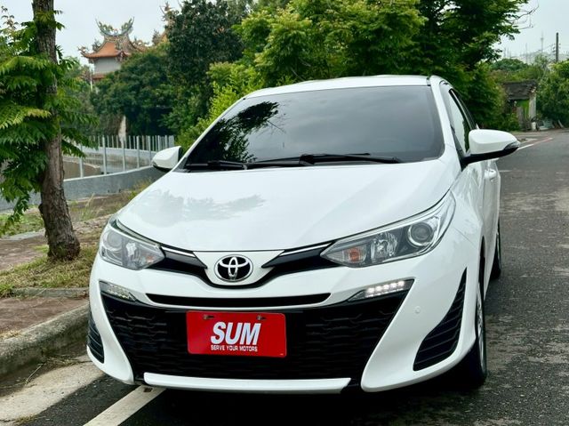 一手車實跑13萬里程保證 原廠影音主機 倒車顯影 衛星導航 前後駐車雷達 抬頭顯示器  第1張相片