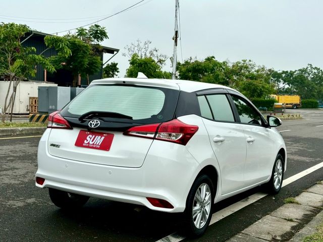 一手車實跑13萬里程保證 原廠影音主機 倒車顯影 衛星導航 前後駐車雷達 抬頭顯示器  第3張相片