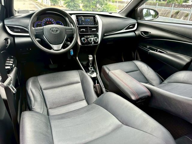 一手車實跑13萬里程保證 原廠影音主機 倒車顯影 衛星導航 前後駐車雷達 抬頭顯示器  第10張相片