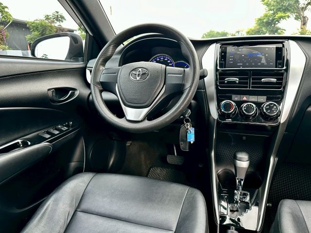 一手車實跑13萬里程保證 原廠影音主機 倒車顯影 衛星導航 前後駐車雷達 抬頭顯示器  第11張相片