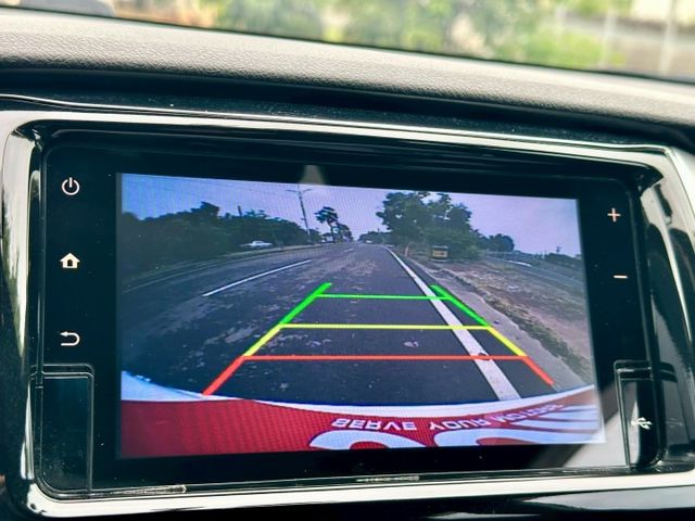 一手車實跑13萬里程保證 原廠影音主機 倒車顯影 衛星導航 前後駐車雷達 抬頭顯示器  第15張相片