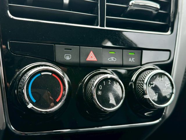 一手車實跑13萬里程保證 原廠影音主機 倒車顯影 衛星導航 前後駐車雷達 抬頭顯示器  第16張相片