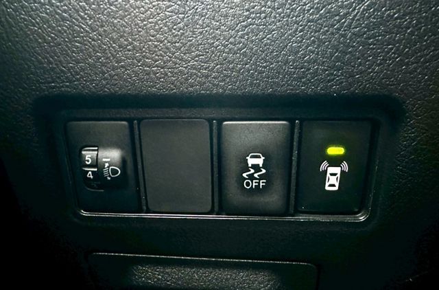 一手車實跑13萬里程保證 原廠影音主機 倒車顯影 衛星導航 前後駐車雷達 抬頭顯示器  第19張相片