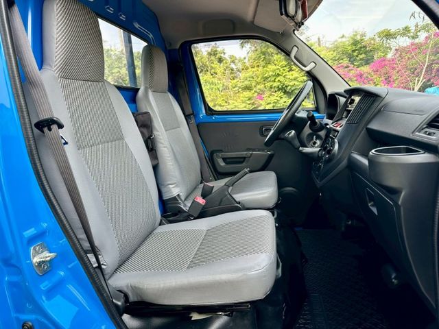 牛頭牌 TOWNACE1.5 5速手排 一手車實跑6萬2里程保證 原廠保固到2026.11 LED頭燈 循跡防滑 雙安  第6張相片