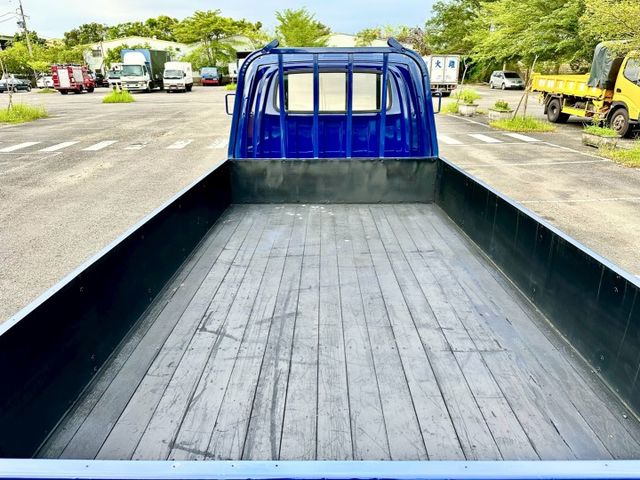 小霸王 單廂 自排 一手車實跑2萬9里程保證 原廠保固中  第15張相片