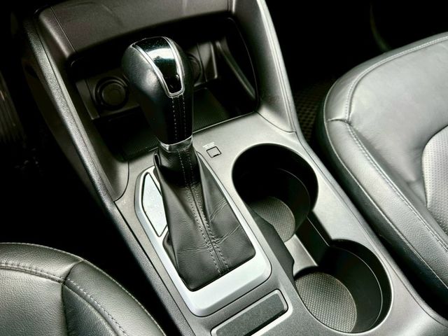 2.0柴油渦輪 一手車實跑11萬6里程保證 環景攝影 安卓主機 方向盤音響快控  第17張相片