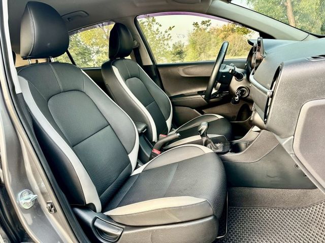 進口小車 都會版 一手車原廠紀錄實跑8萬6里程保證 倒車顯影 循跡防滑 7安 恆溫空調 倒車顯影  第6張相片