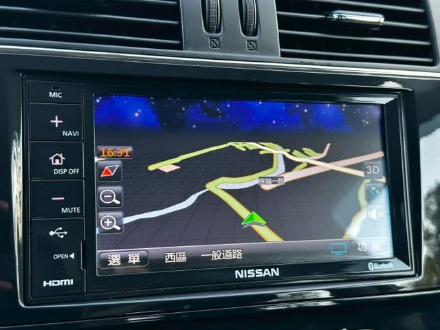 i-TIIDA 實跑8萬5里程保證 原廠影音主機 倒車顯影 衛星導航 數位電視 抬頭顯示器  第16張相片