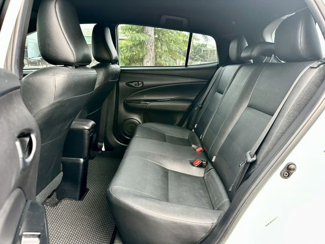 一手車實跑13萬里程保證 原廠影音主機 倒車顯影 衛星導航 前後駐車雷達 抬頭顯示器  第7張相片