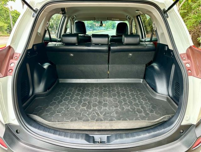 進口休旅車RAV4 2.0 一手車實跑23萬里程保證 IKEY 定速巡航 駕駛座電動椅 恆溫空調 安卓主機 倒車顯影  第7張相片