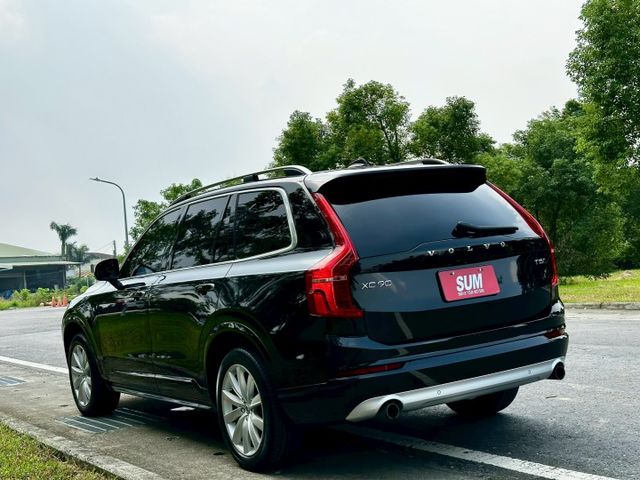 XC90 T5 一手車原廠紀錄實跑11萬里程保證 ACC跟車 車道維持 全景天窗 雙電動椅 電尾門 停車輔助 環景攝影  第4張相片