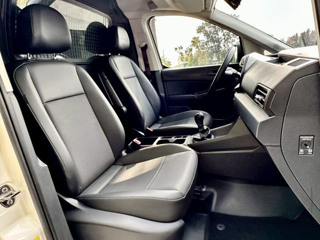 CADDY 1.5TSi 2人座貨車版 手排 一手車原廠紀錄實跑7萬4里程保證 原廠保固到2026.03  第6張相片