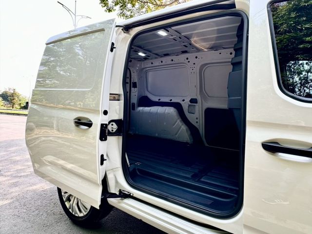 CADDY 1.5TSi 2人座貨車版 手排 一手車原廠紀錄實跑7萬4里程保證 原廠保固到2026.03  第7張相片