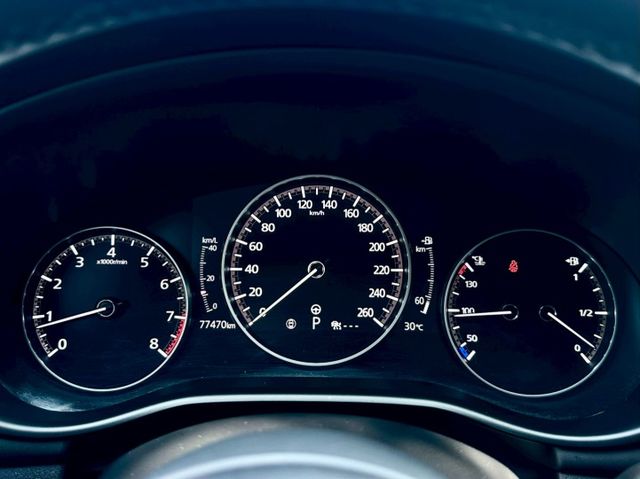 頂規Signature 一手車實跑7萬7里程保證 ACC跟車 車道維持 IKEY  環景攝影 駕駛座電動椅 抬頭顯示器  第9張相片