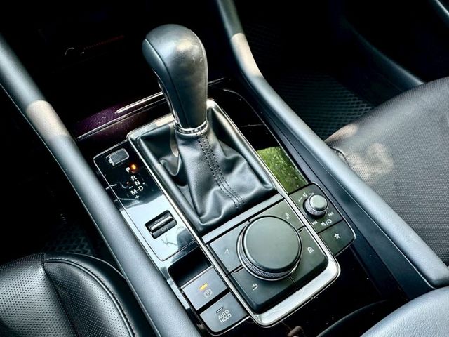 頂規Signature 一手車實跑7萬7里程保證 ACC跟車 車道維持 IKEY  環景攝影 駕駛座電動椅 抬頭顯示器  第17張相片
