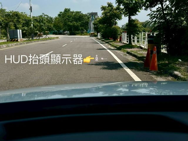 頂規Signature 一手車實跑7萬7里程保證 ACC跟車 車道維持 IKEY  環景攝影 駕駛座電動椅 抬頭顯示器  第18張相片
