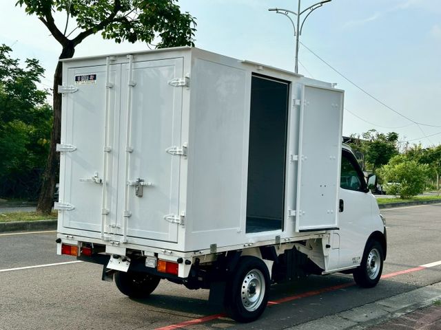 TOWNACE 自排 揹箱 一手車原廠紀錄實跑2萬8里程保證 原廠保固中 雙安 LED頭燈 循跡防滑 箱子左右兩側開門  第16張相片