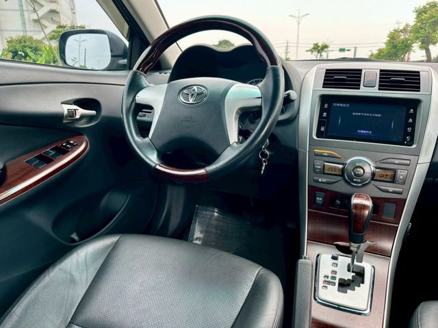10.5代 ALTIS 省油 少毛病 很好養 代步首選 一手車實跑12萬里程保證 定速巡航 恆溫空調 影音主機 倒車顯影  第11張相片