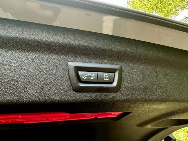 鄉巴佬 1.5渦輪 一手車實跑10萬里程保證 IKEY摸門 LED頭燈 車頂置放架 定速巡航 電尾門 雙電動椅 倒車顯影  第10張相片