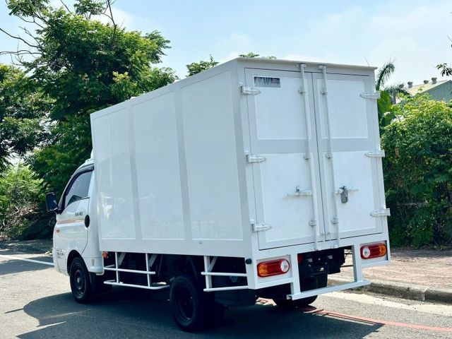 小霸王 3.325噸 一手車原廠紀錄實跑12萬6里程保證 揹箱 6速手排 四向鏡頭  第4張相片