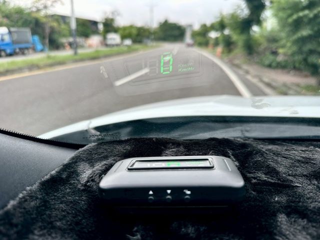 豪華版 一手車實跑4萬3里程保證 IKEY 全新安卓主機 環景攝影 6安 抬頭顯示器 恆溫空調  第20張相片