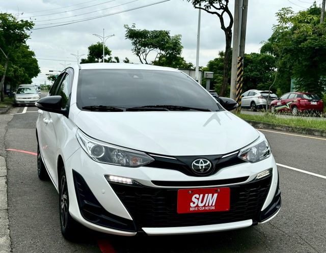 豪華版 女用一手車原廠紀錄實跑1萬4里程保證 IKEY 定速巡航 原廠影音 倒車顯影 衛星導航 恆溫空調 AEB緊急剎車  第2張相片